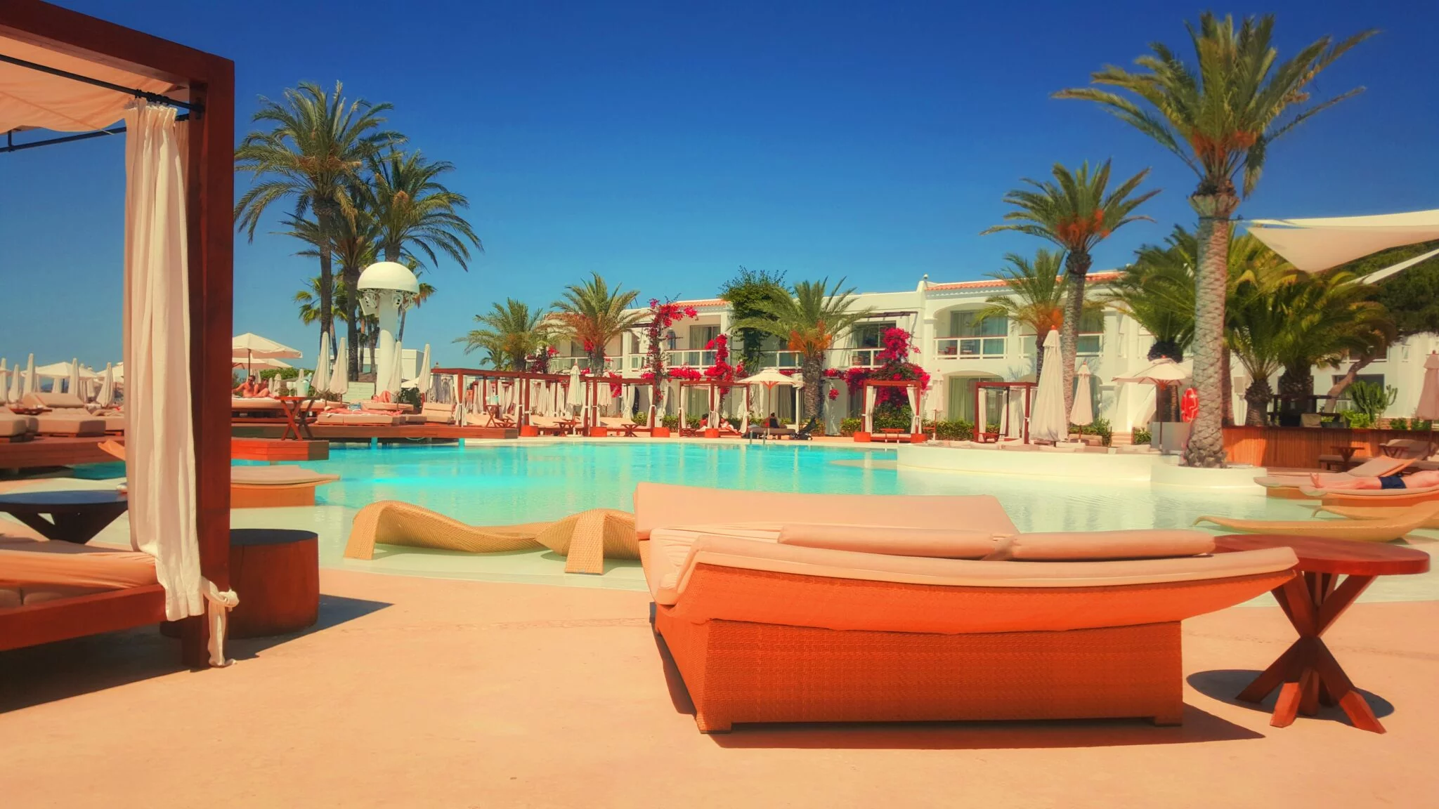 INCENTIVE TRAVEL